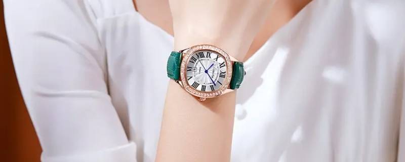 colevkie是仿的ck品牌吗 colaivkloia是仿小CK吗