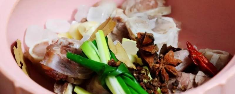 羊肉不能放花椒还是八角（羊肉不能放花椒还是八角呢）