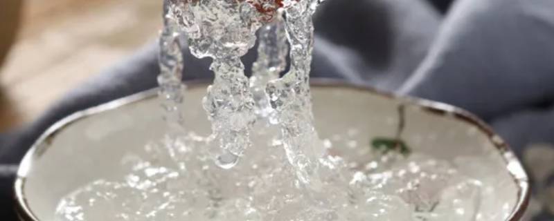 雪燕怎么泡出来像冰渣（雪燕泡出来像冰渣而且酸）