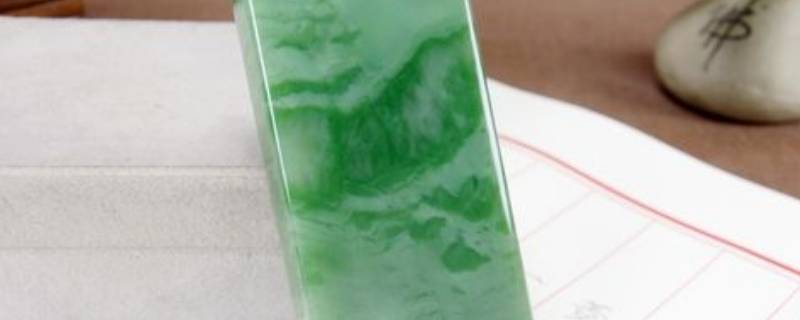 碧玉牌子搭白玉链子怎么样 碧玉链子配白色玉佩